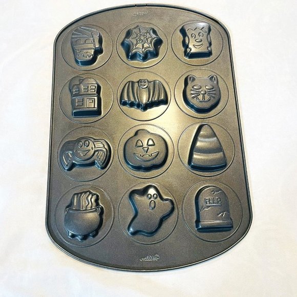 Wilton Non Stick Treat Cookie Baking Mold Pan Halloween Fall Ghost Cat Spider - Picture 2 of 9
